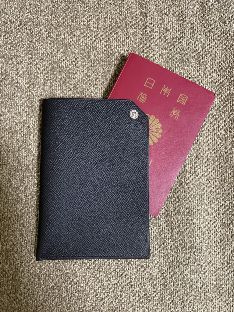 日本未発売 HERMES エルメス ターマック パスポートケース
